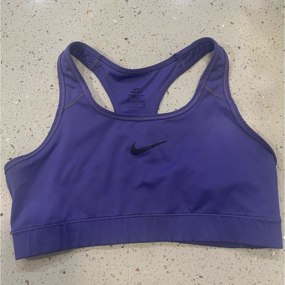 LIKE NEW Nike DriFit Sports Bra